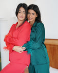 Plume rosso con piume rosse